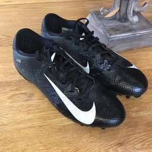 Nike Vapor Cleats. Size 11. Slightly used